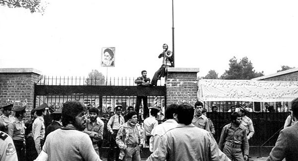 امروز؛ تماشاییترین ۱۳ آبان در چهار دهه اخیر/ دلایلی که ثابت میکند آمریکا بزرگترین دشمن مردم ایران است امروز؛ تماشاییترین ۱۳ آبان در چهار دهه اخیر/ دلایلی که ثابت میکند آمریکا بزرگترین دشمن مردم ایران است