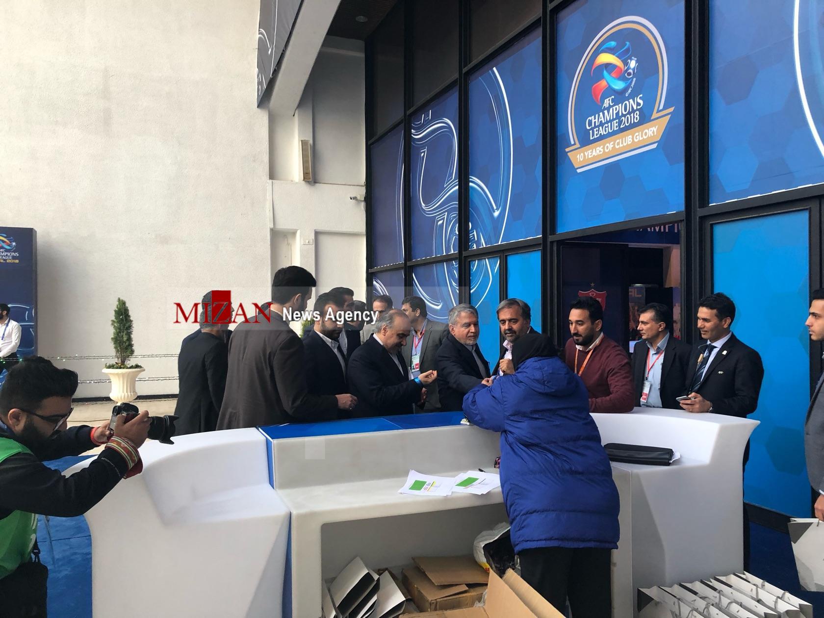 حضور سلطانیفر و صالحیامیری در ورزشگاه/ سروش رفیعی در کنار علی پروین نظارهگر بازی خواهند بود حضور سلطانیفر و صالحیامیری در ورزشگاه/ سروش رفیعی در کنار علی پروین نظارهگر بازی خواهند بود