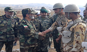 سرلشکر موسوی از تیپ‌های ۱۲۳ و ۲۸۴ نیروی زمینی ارتش بازدید کرد