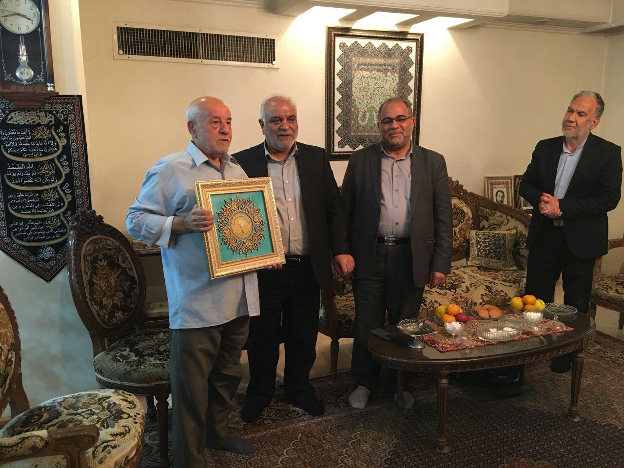 اهداء ۵ میلیارد تومان برای مسقف سازی حرم حضرت زینب سلام الله علیها اهداء ۵ میلیارد تومان برای مسقف سازی حرم حضرت زینب سلام الله علیها