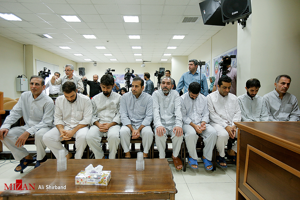 وحید مظلومین و محمد اسماعیل قاسمی جزییات اقدامات مجرمانه وحید مظلومین و محمد اسماعیل قاسمی/ از انکارهای اخلالگر اقتصادی به هرگونه فعالیت ارزی در دادگاه تا انجام معاملات غیر قانونی و قاچاق عمده ارز
