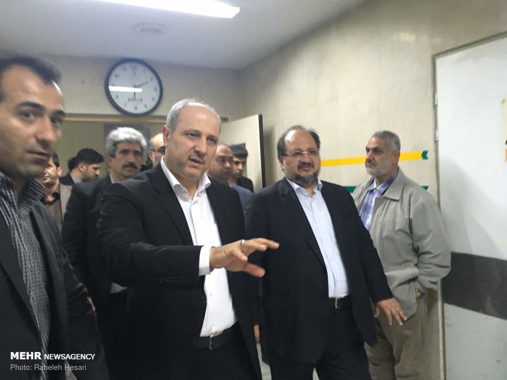 تصاویری از حالوهوای بیمارستان گرگان بعد از حادثه رانندگی رئیس و معاون پارلمانی سازمان تامین اجتماعی تصاویری از حالوهوای بیمارستان گرگان بعد از حادثه رانندگی رئیس و معاون پارلمانی سازمان تامین اجتماعی