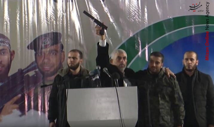 فرمانده نظامی حماس دست به اسلحه شد +عکس