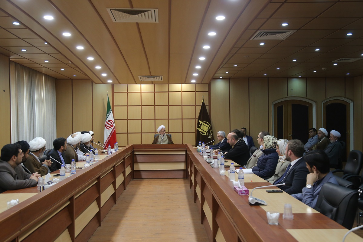اگر انسان ، جهان وارتباط انسان وجهان را می شناختیم شاهد جنگ نبودیم