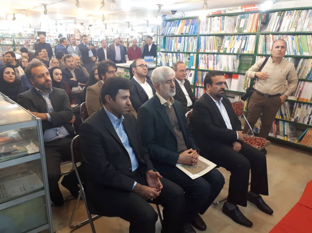 وضعیت مطالعه در کشور باعث تاسف است/تبدیل کتاب فروشی‌ها به ساندویچ فروشی
