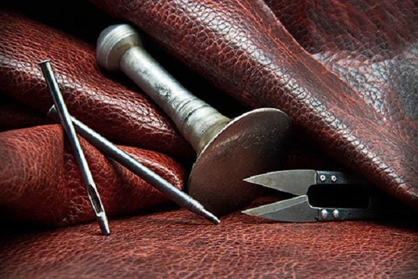 صادرات پوست خام با عنوان چرم طبیعی/ افزایش قیمت و کمبود چسب