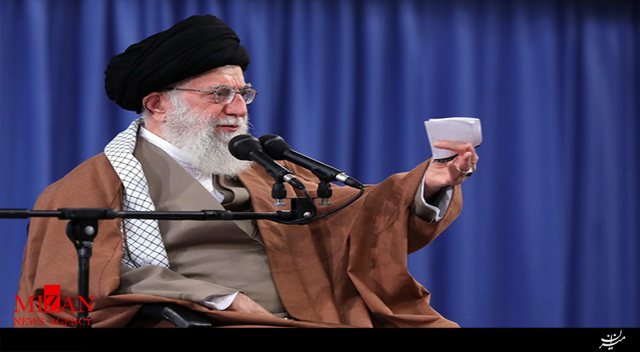 جمعی از خانوادههای شهدا جمعی از خانوادههای شهدا