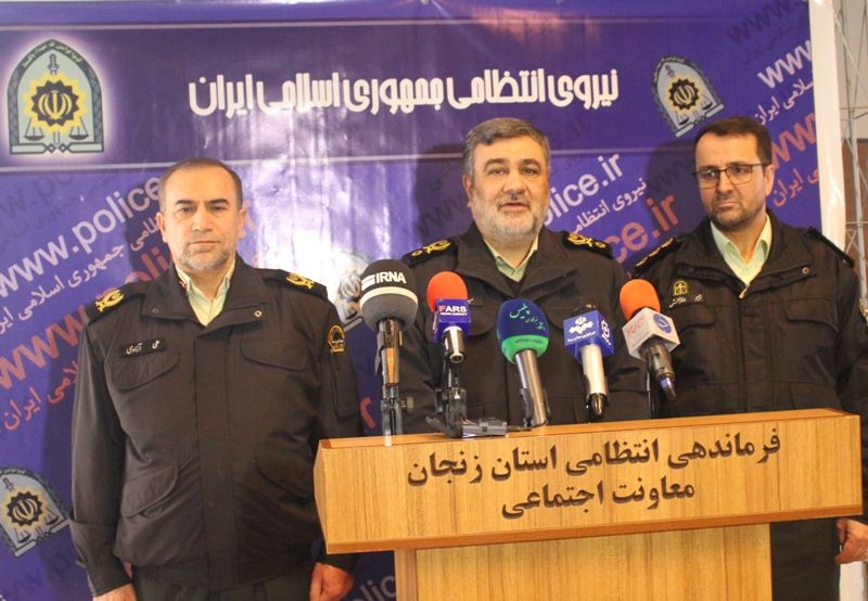 دستگیری ۶۰ نفر از عوامل اصلی اخلال در نظام ارزی و اقتصادی/ افزایش کشفیات به دلیل افزایش ورود مواد مخدربه کشور است دستگیری ۶۰ نفر از عوامل اصلی اخلال در نظام ارزی و اقتصادی/ افزایش کشفیات به دلیل افزایش ورود مواد مخدربه کشور است