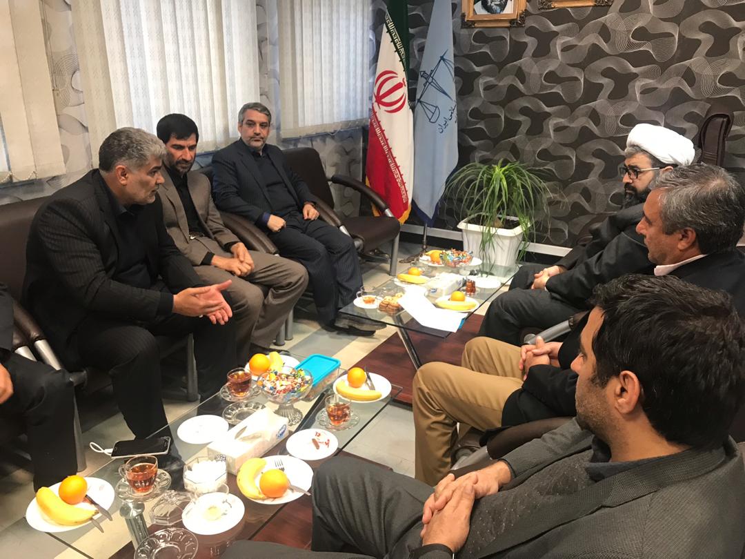 دادستان زاهدان در جریان اقدامات درمانی دانش آموز حادثه دیده در آتش سوزی مدرسه قرار گرفت/ تاکید بر لزوم رعایت مولفههای استاندارد سازی در مدارس دادستان زاهدان در جریان اقدامات درمانی دانش آموز حادثه دیده در آتش سوزی مدرسه قرار گرفت/ تاکید بر لزوم رعایت مولفههای استاندارد سازی در مدارس