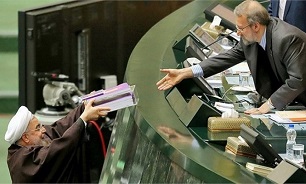 مجلس فردا جلسه علنی دارد/رییس‌جمهور لایحه بودجه ۹۸ را تقدیم مجلس می‌کند/