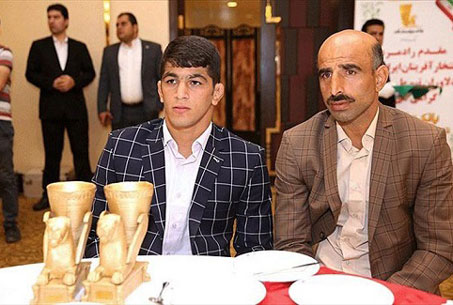 مربیان یزدانی از او شناختی نداشتند/ دود رفتار خادم به چشم خودش رفت/ هر گوش شکسته‌ای توانایی و لیاقت ریاست فدراسیون کشتی را ندارد/ امیدوارم که آه و نفرین همسر و فرزندانم بدرقه راه خادم باشد (((((جمعه)))))