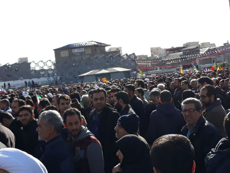 طنین شعار «مرگ بر فتنه‌گر» در مراسم گرامیداشت «یوم‌الله ۹ دی‌»/ آغاز مراسم با حضور گسترده مردم+ حاشیه‌ها و تصاویر
