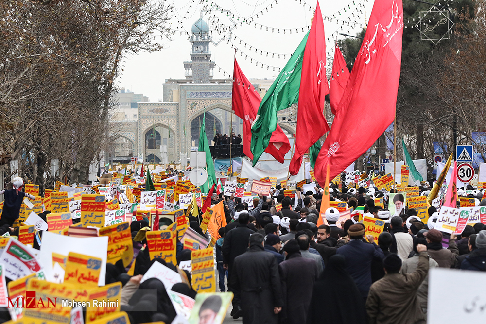 طنین شعار «مرگ بر فتنه‌گر» در مراسم گرامیداشت «یوم‌الله ۹ دی‌»/ چهل سال ولایتمداری، بصیرت و استقامت با حضور گسترده مردم ایران اسلامی + حاشیه‌ها و تصاویر