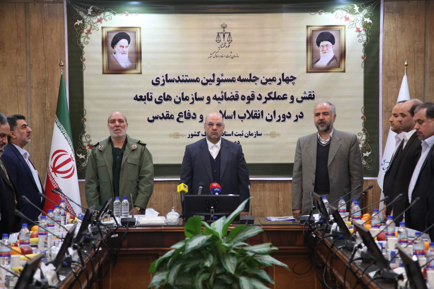 مستندسازی دوران دفاع مقدس یک راهبرد بسیار مهم برای انتقال تجربیات به جامعه امروز است