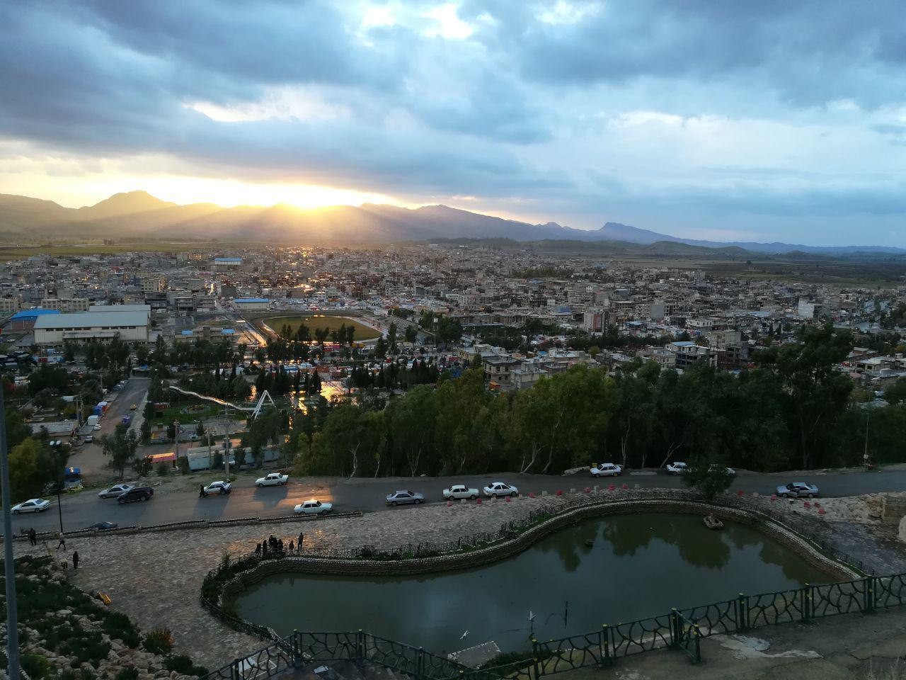 تصویری زیبا از جریان زندگی در شهر سرپل ذهاب تصویری زیبا از جریان زندگی در شهر سرپل ذهاب
