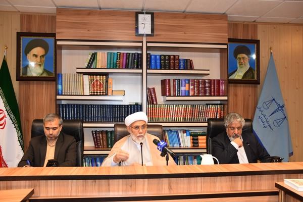 اجازه نخواهیم داد کارخانه‌های تولیدی اشتغال زا در بحث بدهی یا معوقه‌ی بانکی تعطیل شوند