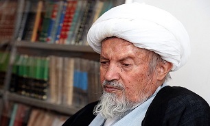 آیت‌الله یزدی از «آیت‌الله محمد مومن» در بیمارستان بازدید کرد