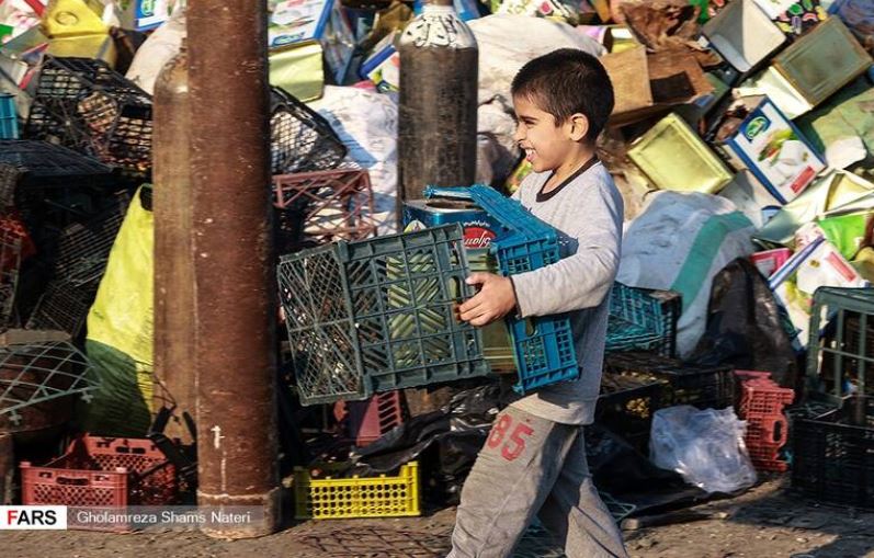 لقمه نانی از ضایعات‌! +تصاویر
