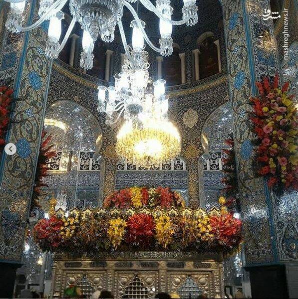 تصاویری از گلآرایی حرم حضرت زینب (س) تصاویری از گلآرایی حرم حضرت زینب (س)