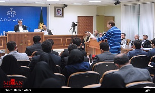 بابک زنجانی در دادگاه هم دست از تهدید برنداشت/2 سورپرایز متهم نفتی برای دادگاه/ تکذیب ادعاهای میلیاردر نفتی از سوی کارشناس بانک مرکزی/ حضور معاون دادستان تهران و مسئول ارزشیابی اموال بابک زنجانی در جلسه بعدی