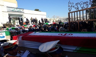 مراسم تشییع پیکر جان‌باختگان سانحه هوایی هواپیمای باربری بوئینگ ۷۰۷ آغاز شد