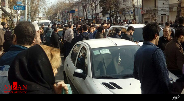تصاويری از لحظات ابتدایی درگیری پلیس با فردی مسلح در رشت تصاويری از لحظات ابتدایی درگیری پلیس با فردی مسلح در رشت