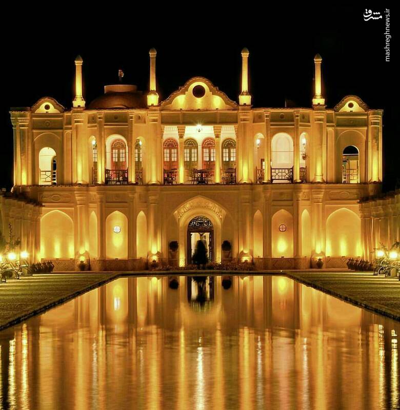 نمایی از شکوه عمارتی به جا مانده از قاجاریه نمایی از شکوه عمارتی به جا مانده از قاجاریه