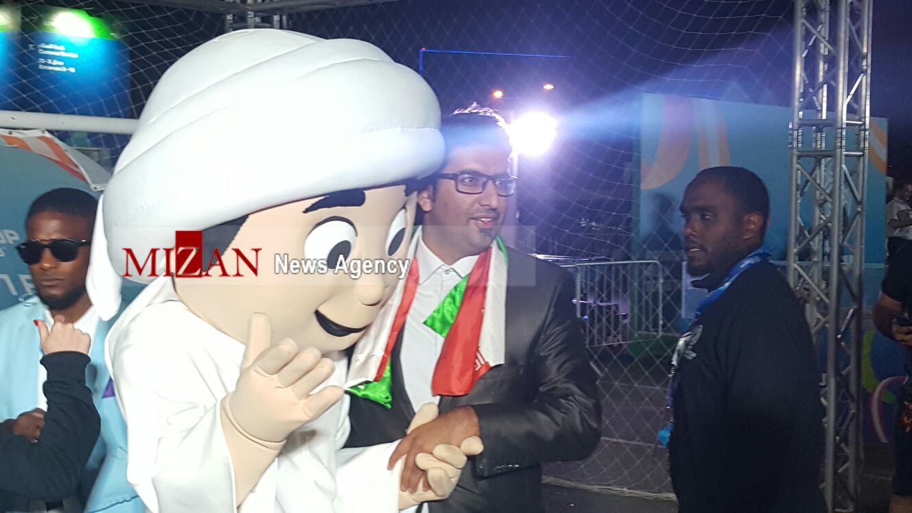 ی ی