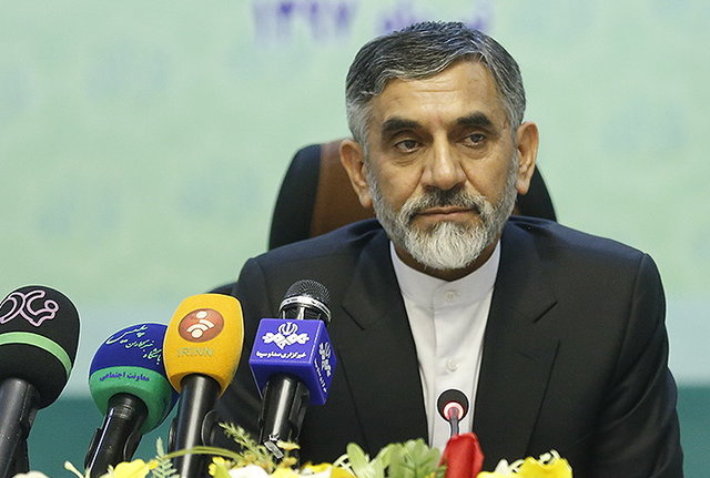 با مظاهر علنی قاچاق به جد برخورد می‌کنیم/شیب خروج سوخت از کشور ملایمتر شده است