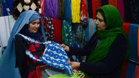 زندگی باورنکردنی زن بدون دست +عکس