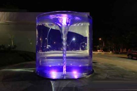 گردابی بی خطر در شهر +عکس