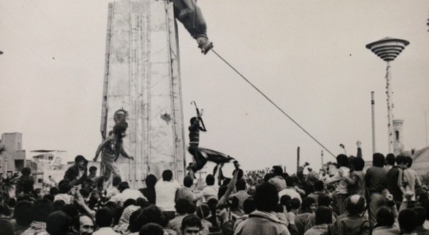 فساد گسترده خاندان پهلوی طیف مخالفان را گسترده‌تر کرد
