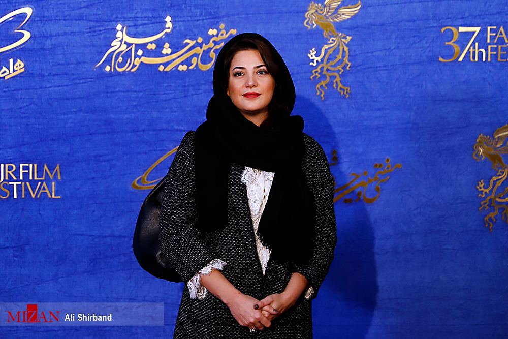 ستاره های فیلم طلا روی فرش قرمز حاضر شدند
