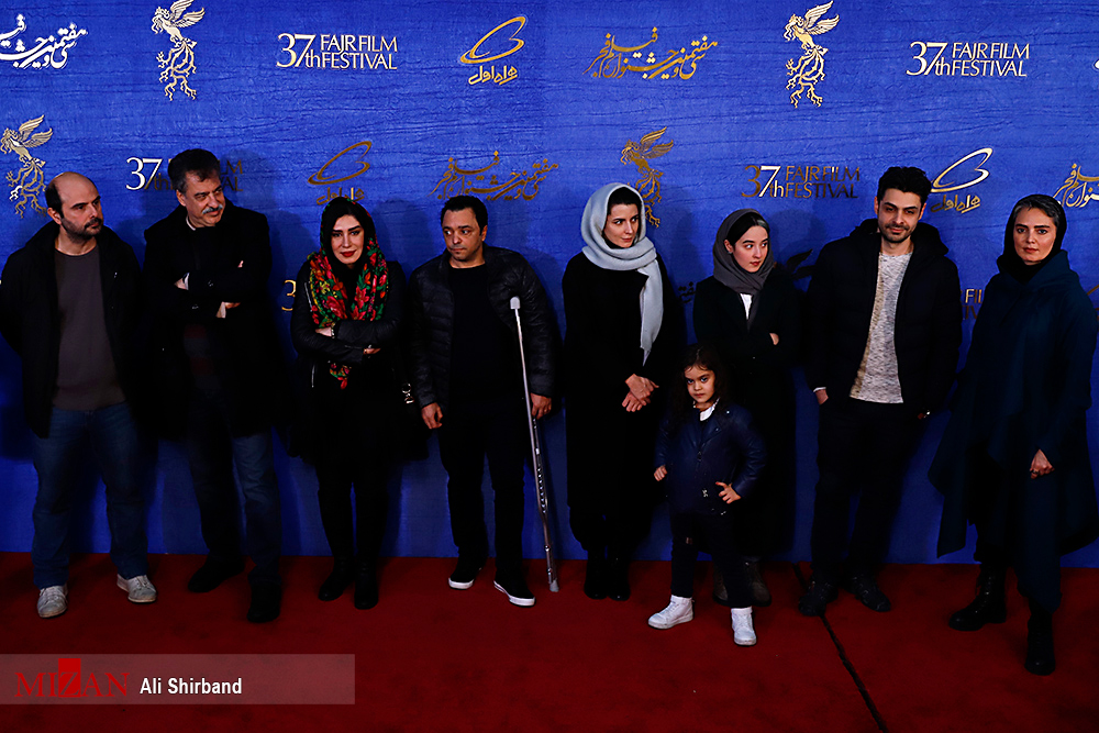 عوامل « مردی بدون سایه» روی فرش قرمز حاضر شدند+عکس عوامل « مردی بدون سایه» روی فرش قرمز حاضر شدند+عکس
