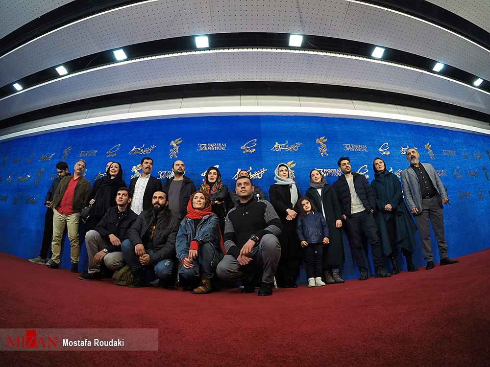 عوامل « مردی بدون سایه» روی فرش قرمز حاضر شدند+عکس عوامل « مردی بدون سایه» روی فرش قرمز حاضر شدند+عکس
