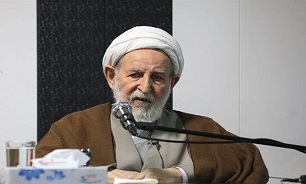 انتقاد آیت الله یزدی از وزیر ارشاد/حجاب از ضروریات اسلام است منکر آن کافر است
