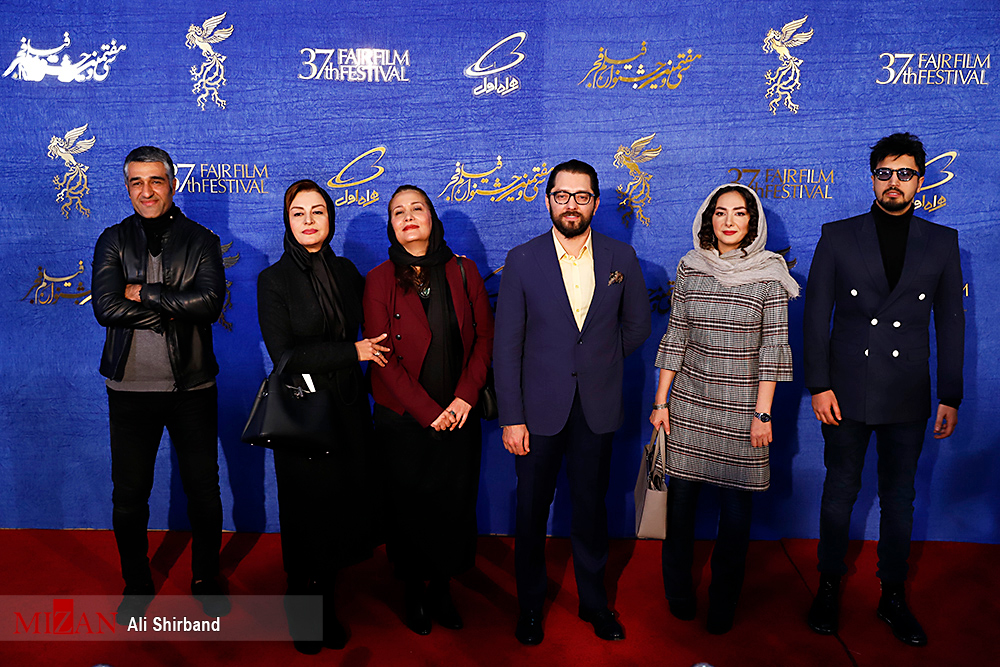 حاشیه تا متن هشتمین روز از سی وهفتمین جشنواره فیلم فجر حاشیه تا متن هشتمین روز از سی وهفتمین جشنواره فیلم فجر