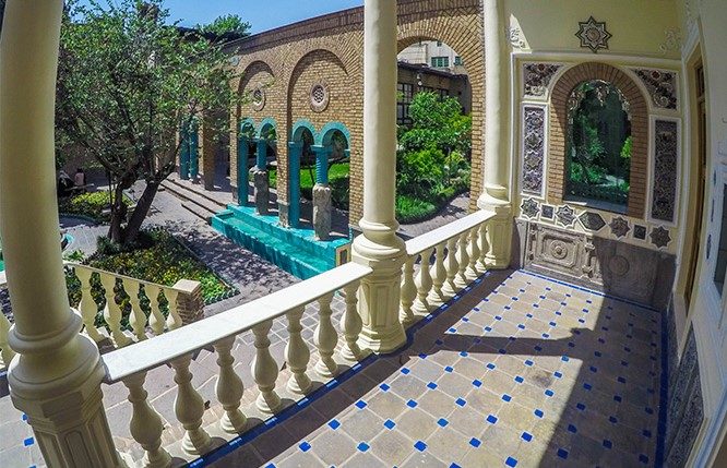خانه مقدم 