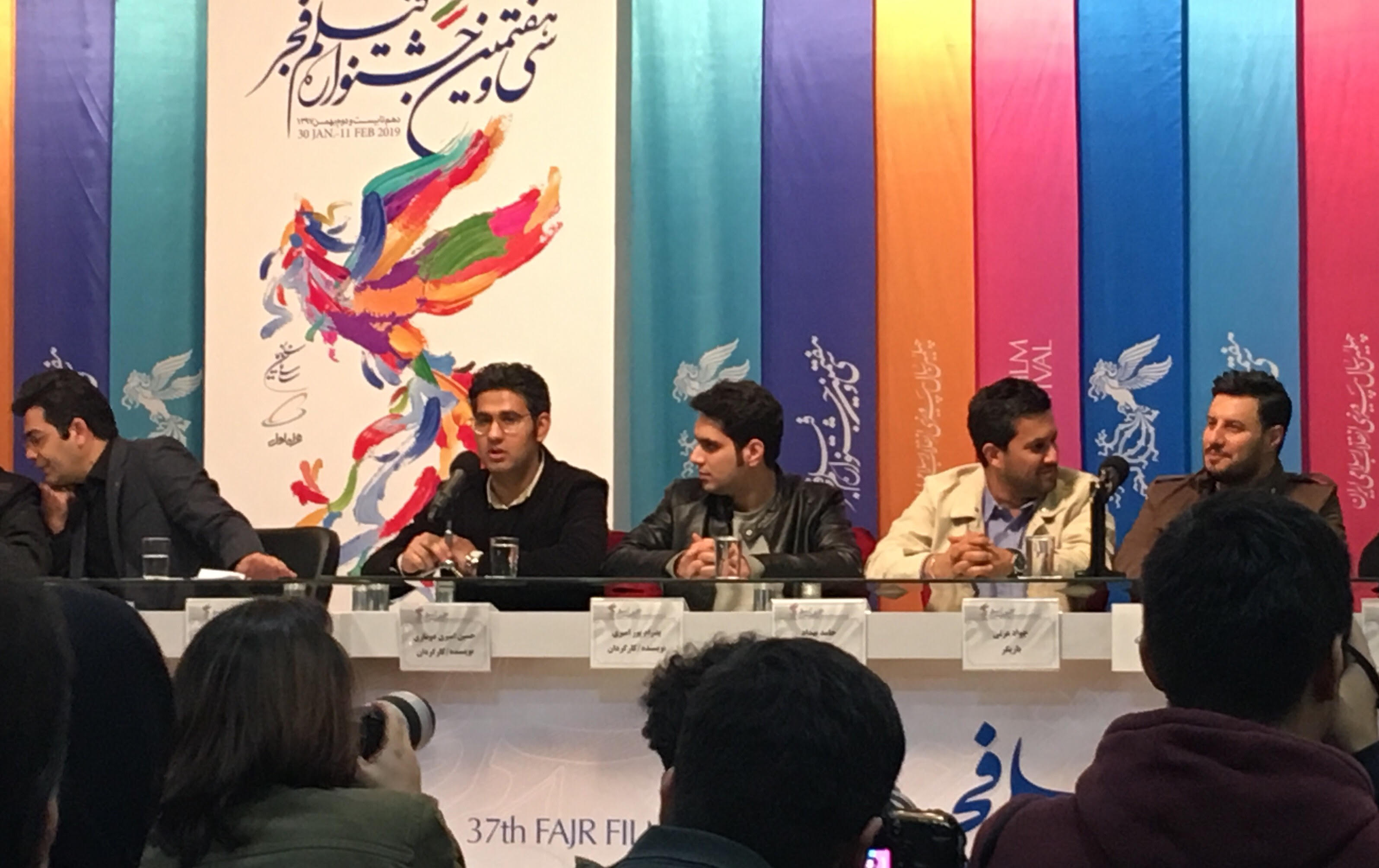 حامد بهداد: اقرار میکنم که از پیچیدگیهای سیاه سینما بیخبرم/دوماری: نمیخواستیم در جاندار بدبختی را نشان دهیم حامد بهداد: اقرار میکنم که از پیچیدگیهای سیاه سینما بیخبرم/دوماری: نمیخواستیم در جاندار بدبختی را نشان دهیم