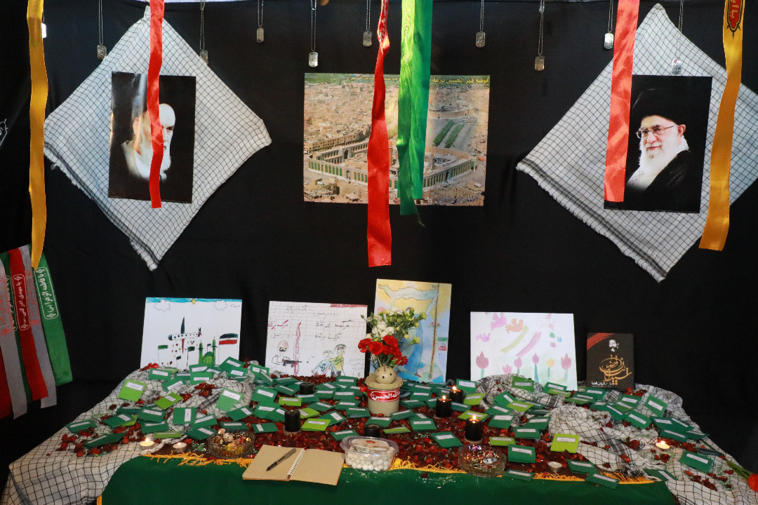 نمایشگاه عکس با عنوان طلیعه‌داران نور در دادستانی کل کشور برگزار شد