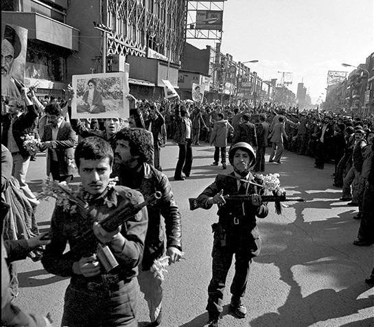 تصاویر از روزهای پیروزی انقلاب تصاویر از روزهای پیروزی انقلاب