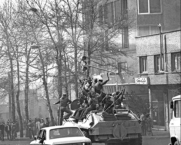 تصاویر از روزهای پیروزی انقلاب تصاویر از روزهای پیروزی انقلاب