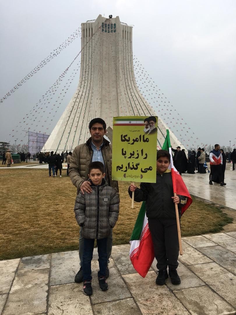 حضور خانوادگی در راهپیمایی ۲۲ بهمن