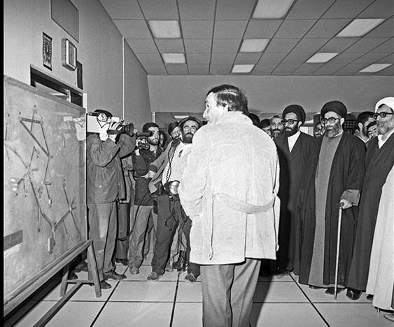 بهمن ۱۳۶۲ - افتتاح پالایشگاه گاز شهید هاشمی نژاد بهمن ۱۳۶۲ - افتتاح پالایشگاه گاز شهید هاشمی نژاد
