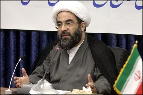 گماردن افراد نالایق در پست‌ها خیانت است/ نگرانی از تضعیف نهادها