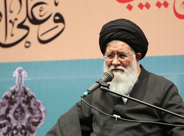 بی تفاوتی ائمه جمعه در برابر عملکرد مسئولان اشکال شرعی دارد