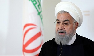 روحانی در نامه‌ای به رهبر معظم انقلاب: تحقق بیانیه گام دوم انقلاب را در اولویت قرار می‌دهیم
