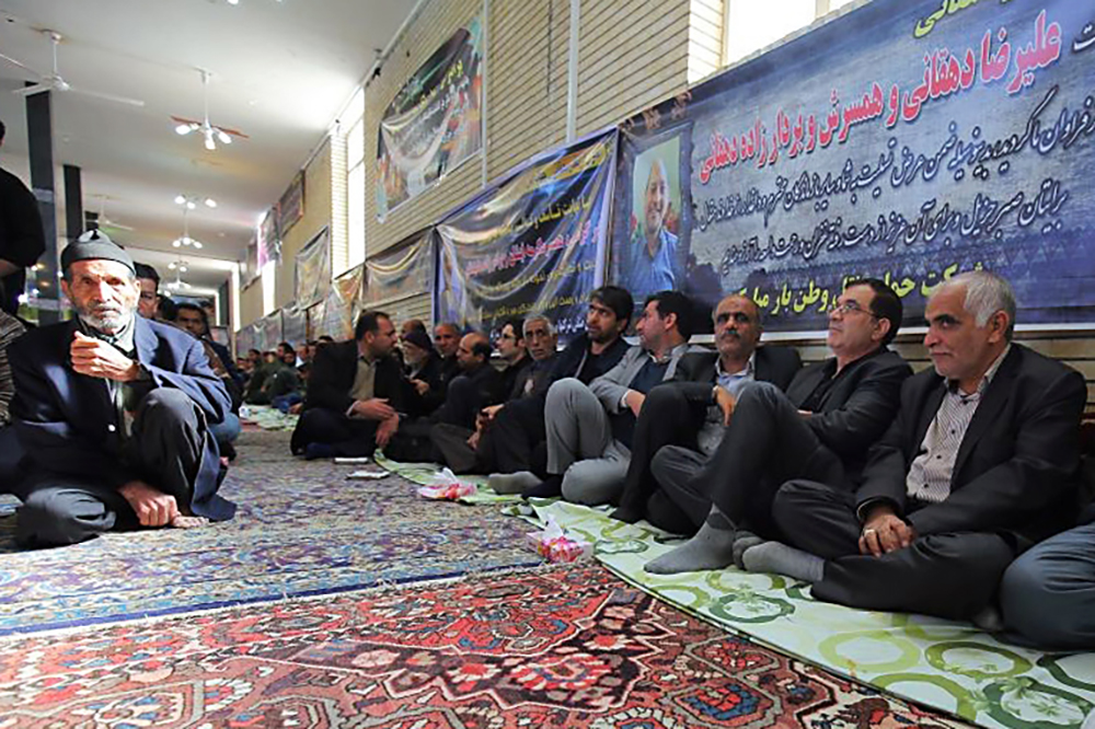 رهبر انقلاب درگذشت اخوی و برخی بستگان آقای دهقان را تسلیت گفتند/ تصاویر برگزاری مراسم ترحیم در روستای پوده رهبر انقلاب درگذشت اخوی و برخی بستگان آقای دهقان را تسلیت گفتند/ تصاویر برگزاری مراسم ترحیم در روستای پوده