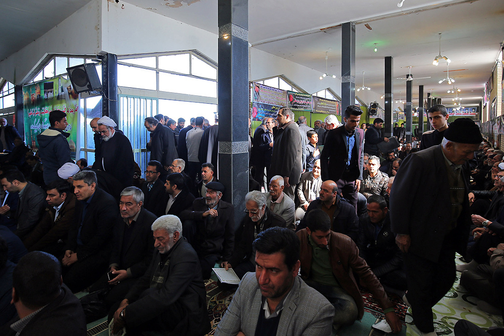 رهبر انقلاب درگذشت اخوی و برخی بستگان آقای دهقان را تسلیت گفتند/ تصاویر برگزاری مراسم ترحیم در روستای پوده رهبر انقلاب درگذشت اخوی و برخی بستگان آقای دهقان را تسلیت گفتند/ تصاویر برگزاری مراسم ترحیم در روستای پوده