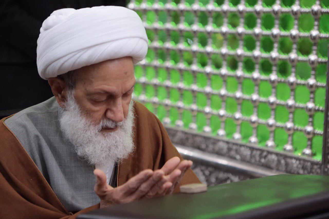 آیت الله عیسی قاسم در مرقد، اما خمینی حضور یافت + تصاویر